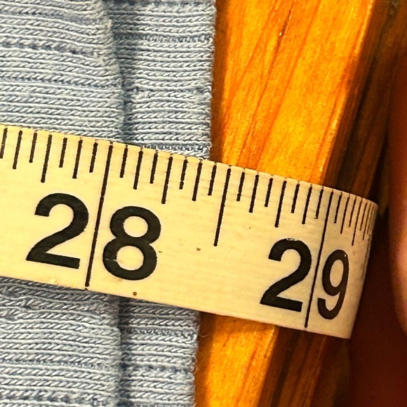 1X Basic Editions light purple short sleeve scoop v-neck pull over short - Picture 11 of 13